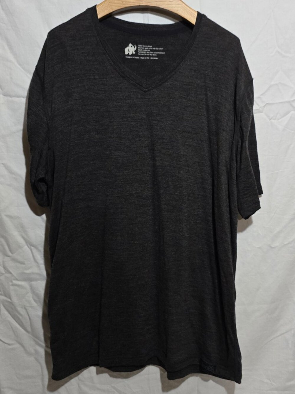 Everyday Merino Men's 100% Merino Wool SS V-Neck - Charcoal - sz L*